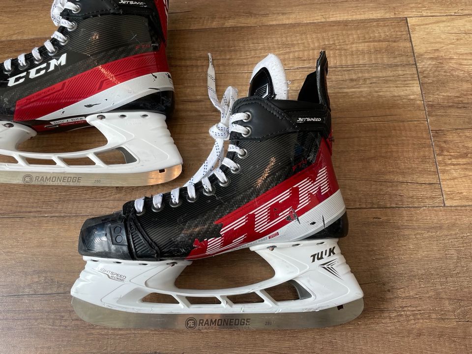 CCM Jetspeed FT4 Pro Eishockey Schlittschuhe 8 Tapered in Lampertheim