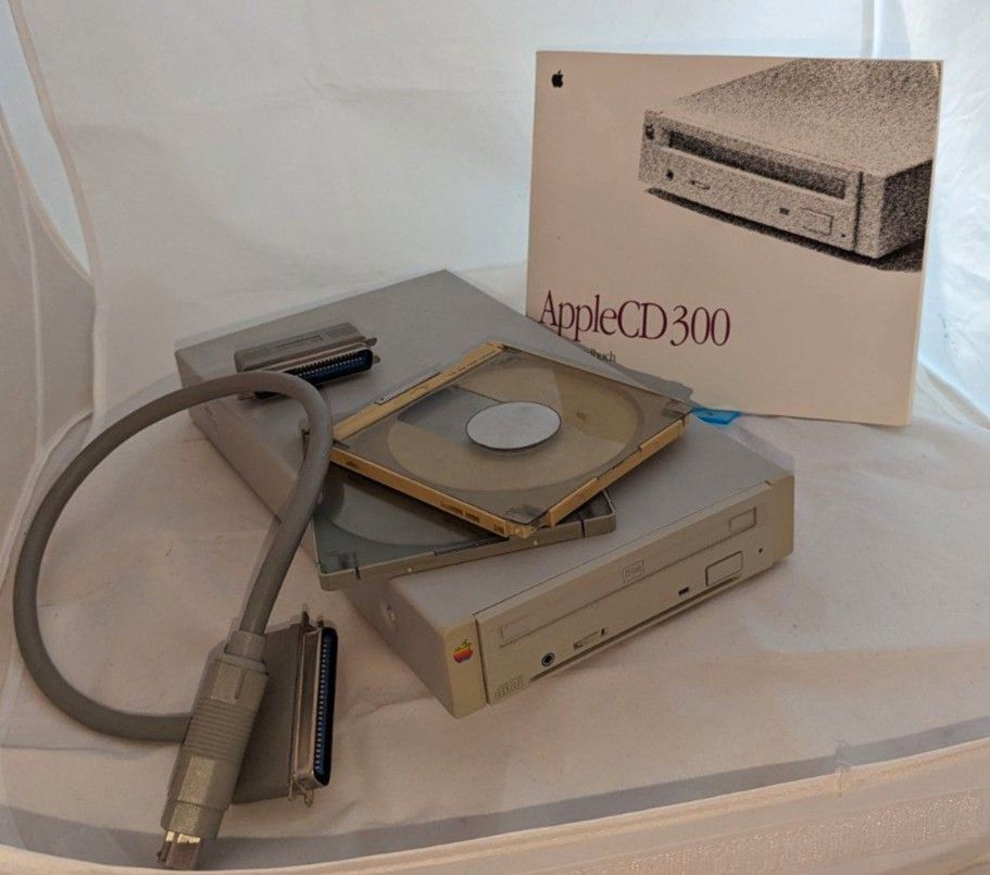 APPLE CD 300 externes CDROM SCSI retro vintage in Fürstenfeldbruck