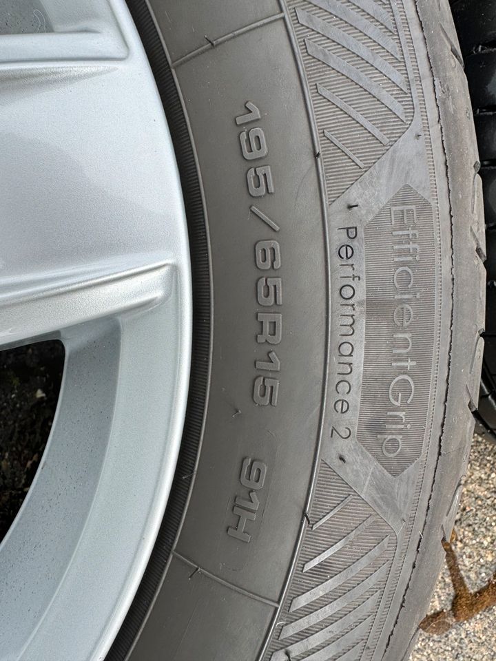 GOODYEAR WINTERREIFEN 195/65R15 + LEICHTMETAL FELGEN in Kindsbach