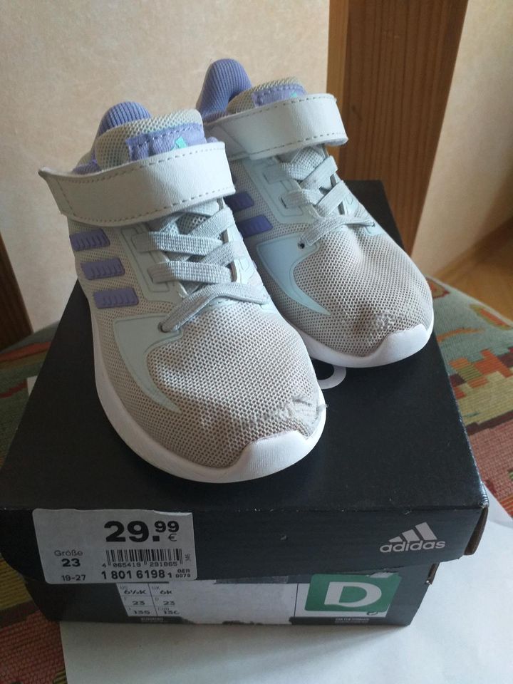 Addidas Turnschuhe Gr. 23 Mädchen in Themar