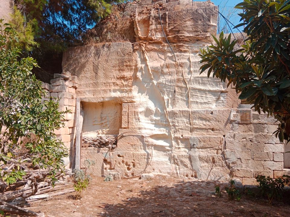 Steinbruch mit Appartements auf der Insel Favignana / Sizilien in Wangen im Allgäu