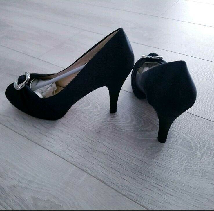 Neu Pumps schwarz mit Schnalle Glitzer 38/39 in Neubrandenburg