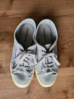 superga Turnschuhe Sneaker hellgrau Hessen - Dieburg Vorschau