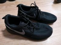 Nike Damen Schuhe Gr. 36,5 US 4,5 Sportschuhe laufschuhe Baden-Württemberg - Leonberg Vorschau