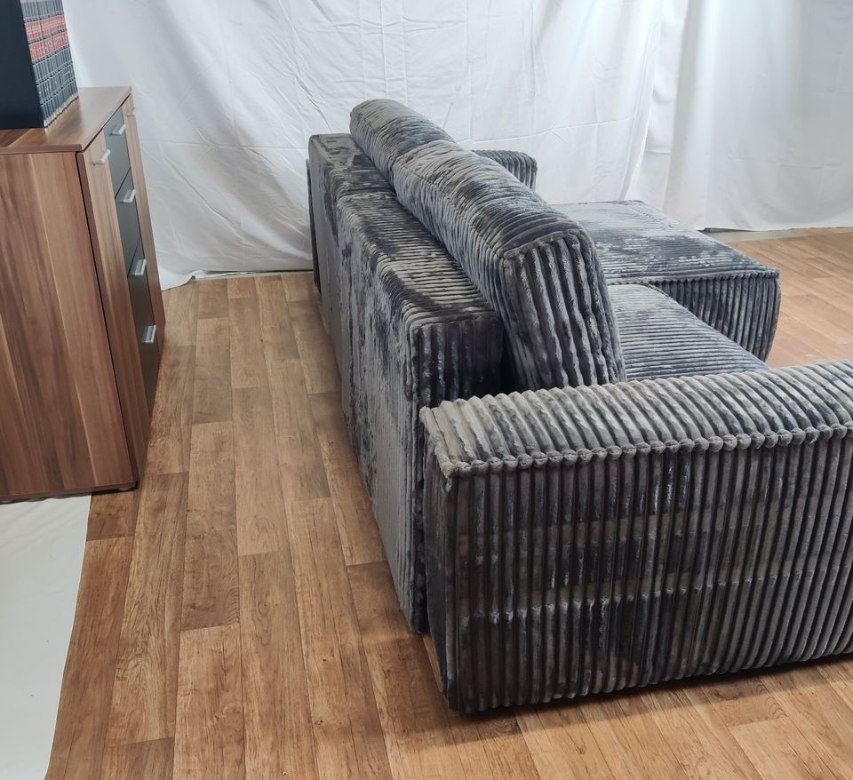 Kuschelige/ flauschige Couch mit Schlaffunktion, Lieferung*, Sofa in Hürth