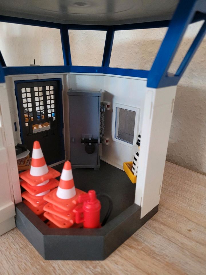 Playmobil Polizeistation mit Zubehör in Welver