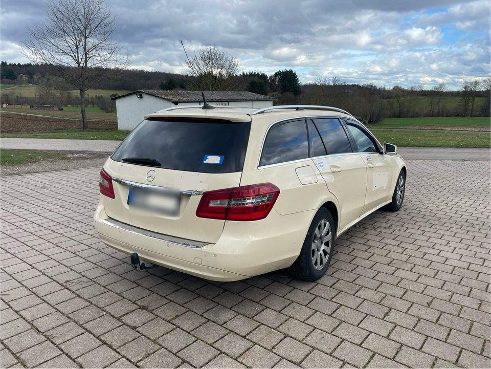 Mercedes E-Klasse W212 Taxi in Mühlacker