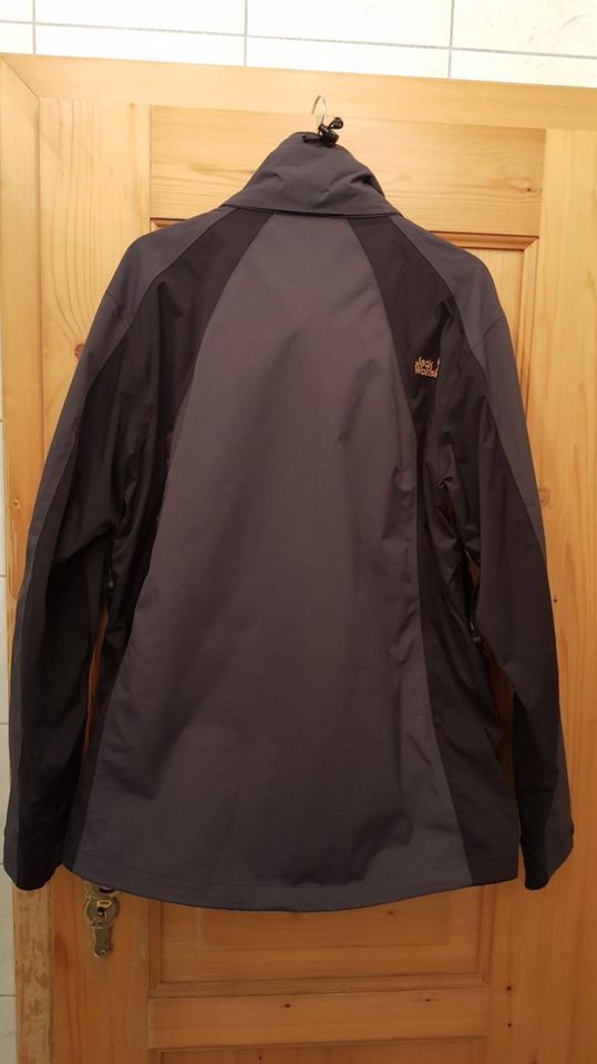 Jack Wolfskin Jacke Gr. XL Grau Schwarz in Warngau