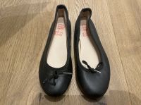 Schuhe Ballerina Mädchen Leder schwarz Gr. 32 Sehr Edel NEUWERTIG Lindenthal - Köln Sülz Vorschau