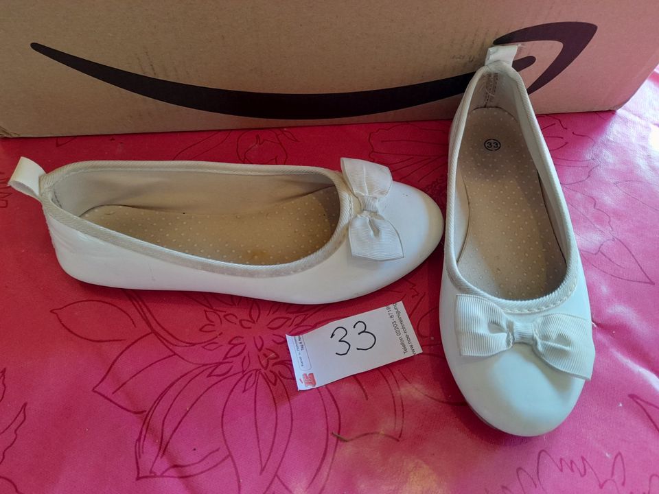 Mädchen Ballerinas weiß Gr 33 in Hürth