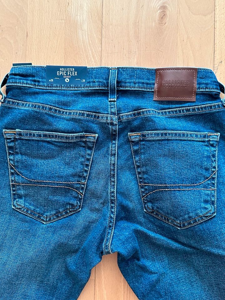 Hollister Jeans Jungen Epic Flex Größe 28 / 28 in Stuttgart