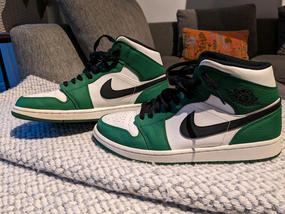 Nike Jordan 1 mid Pine Green EU 45,5 Sehr Gut ! in Essen