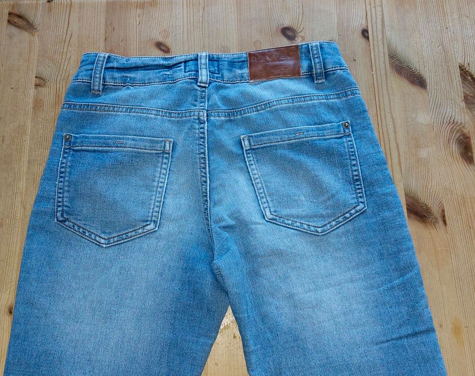 Jeans REVIEW Gr. 164 in Gummersbach