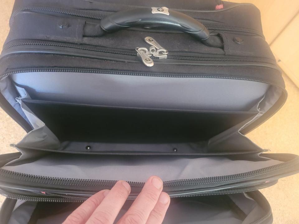 Wenger Arbeitstasche - Trolly mit vielen praktischen Taschen in Villmar