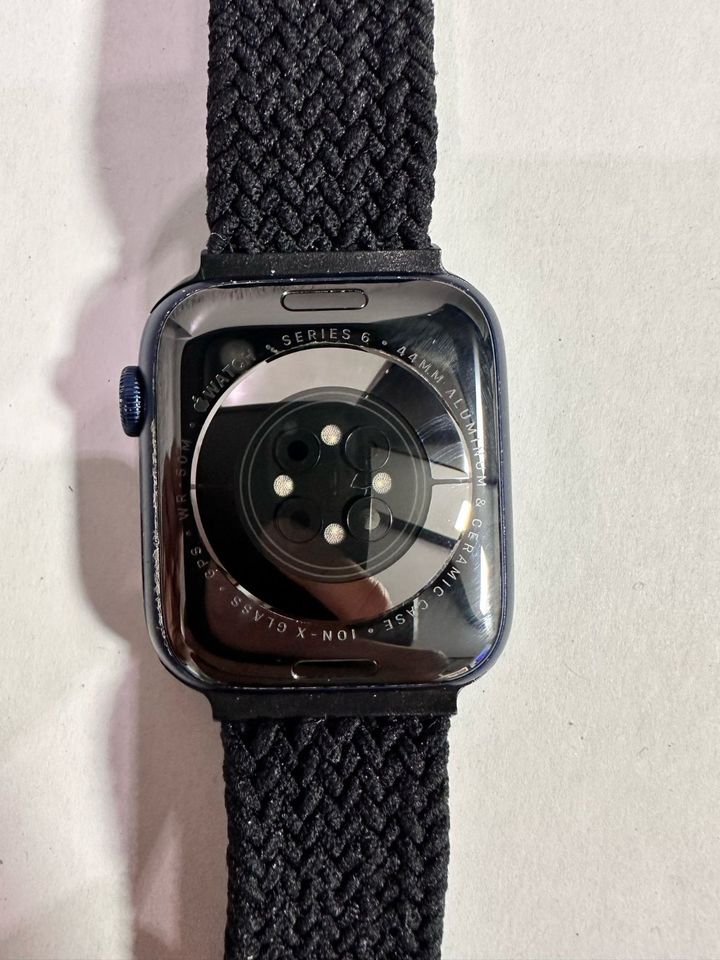 Apple Watch Serie 6 44mm Blau in Wiesloch