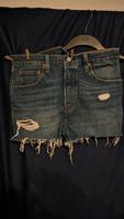 Levis 501 Hotpants Größe W30 Berlin - Reinickendorf Vorschau