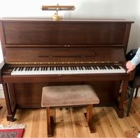 Yamaha U1 Klavier mit hocker - DRINGEND Berlin - Schöneberg Vorschau