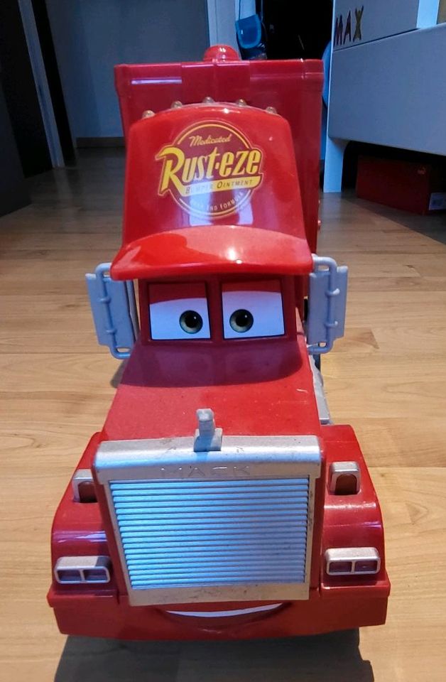 Mack - Lightning  MCQUEEN Truck Rennstrecke . in Hilden