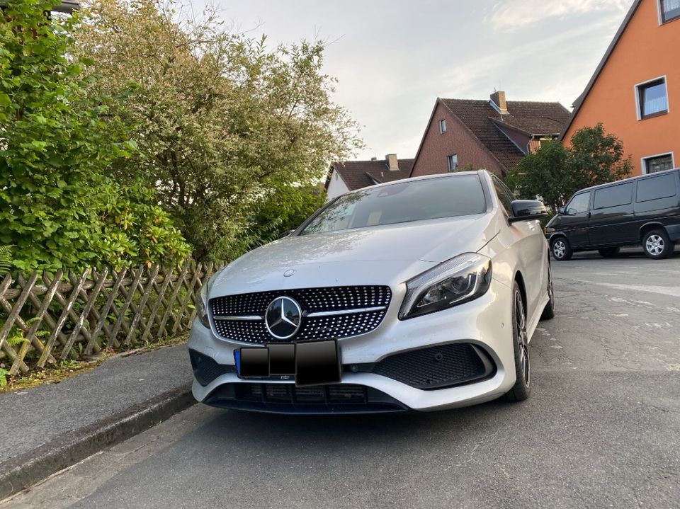 Mercedes Benz A Klasse 200d Panoramadach/Nightpaket/AMG/Distronic in Göttingen