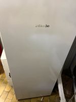 Miele FN 24263 ws 192L Kühltruhe / Gefrierschrank Nordrhein-Westfalen - Bestwig Vorschau