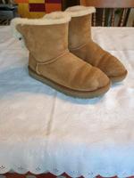 UGG Stiefeletten mit Schleife Größe 40 Festpreis ❣️ Hessen - Gemünden Vorschau