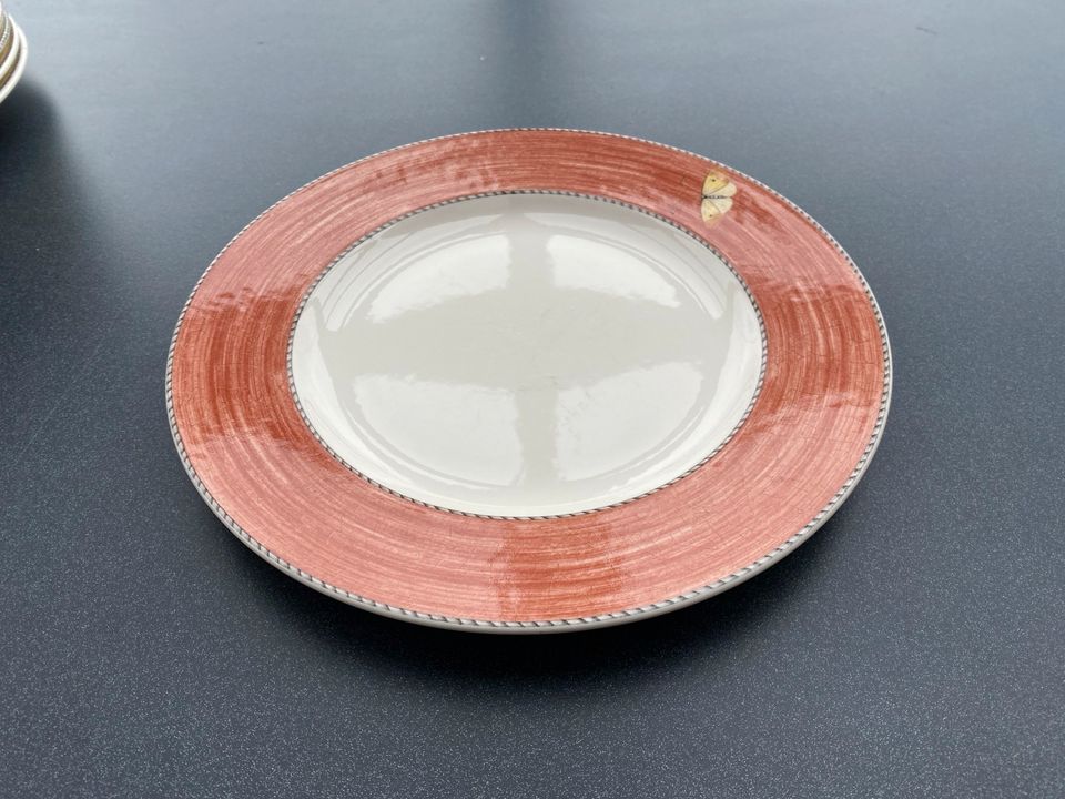 Wedgwood Speiseteller verschiedene Farben 27cm Durchmesser in Niederbergkirchen