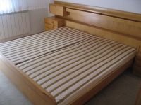 Schlafzimmer, Bett, Nachtschrank, Matratze, Lattenrost Niedersachsen - Wolfsburg Vorschau