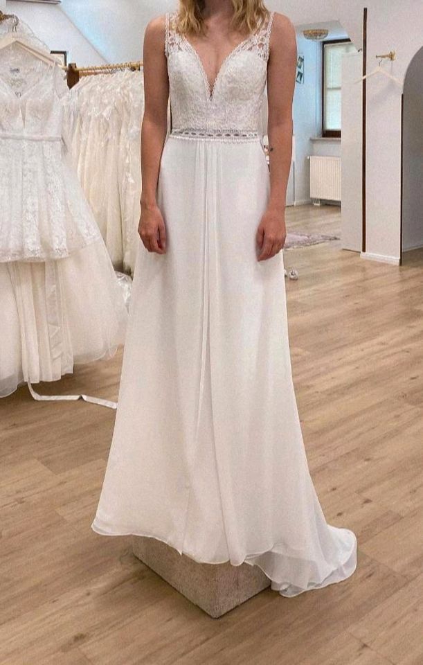 Hochzeitskleid, Brautkleid mit Rückenausschnitt Bianco Evento in Köln