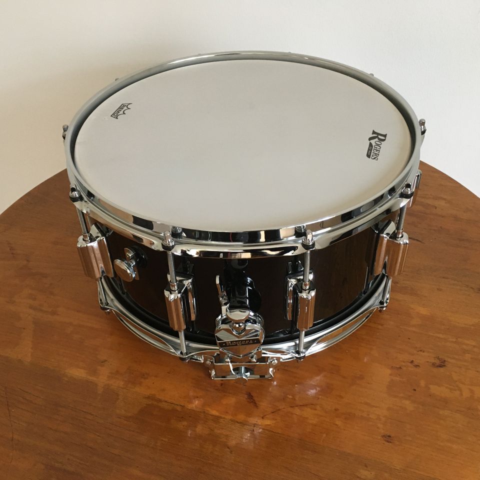 Rogers Dyna-Sonic Reissue Snare Drum in 14 x 6,5 black laquer in Stuttgart