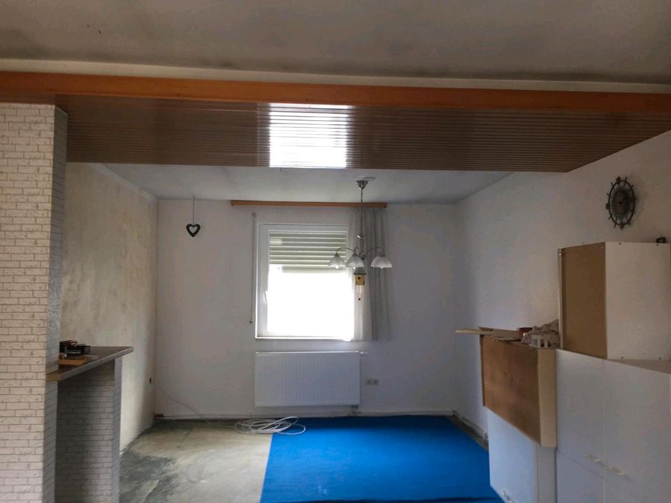 3Zi. Renovierungsbedürftige Wohnung zu vermieten für 600€ Kalt in Bergrheinfeld