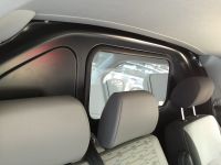 VW T5 Transporter Trennwand zweiteilig Fenster sehr guter Zustand Berlin - Köpenick Vorschau