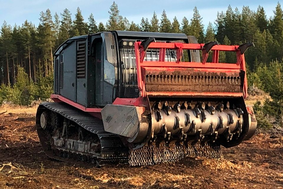 PRINOTH AHWI Raptor 800 Raupenträgerfahrzeug mit Forstmulcher in Schmallenberg