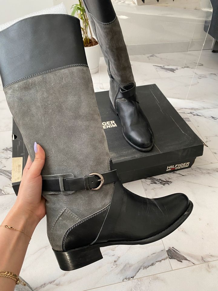 Graue Tommy Hilfiger Stiefel in Berlin