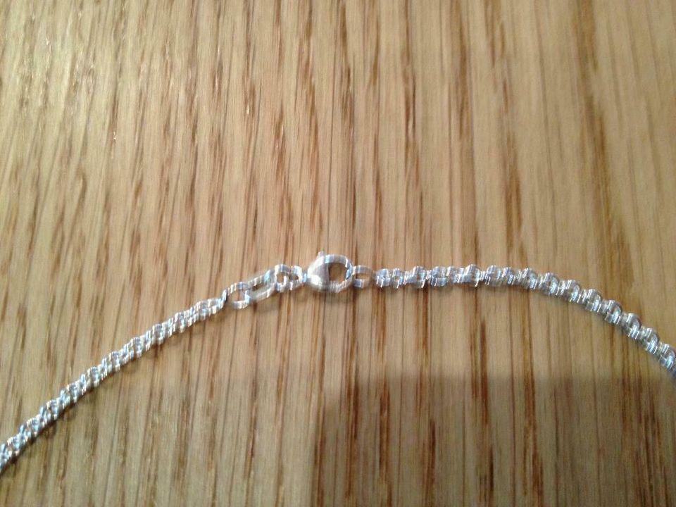 Halskette aus 925 Silber mit schönen Anhänger in Simbach