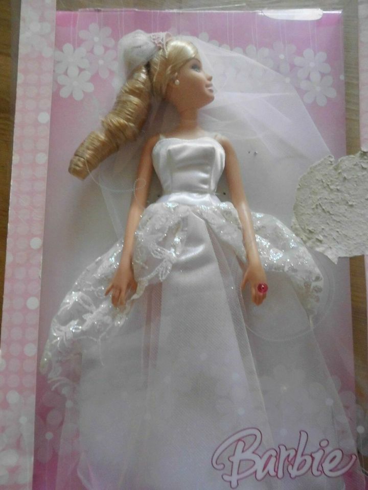 Sammlerstück 2006 Ehering Twinkles Barbie Puppe k8583 NEU Mattel in Gummersbach