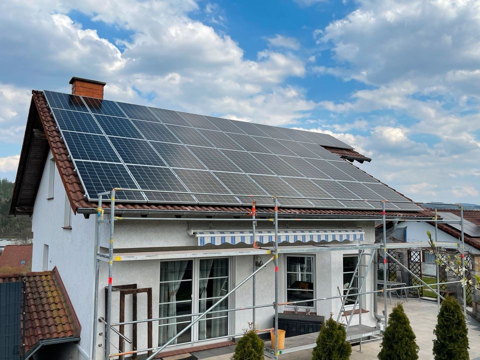 Photovoltaikanlage 9,72 kWp komplett liefern montieren PV Solaranlage Solar PV Module Solarmodule PV Anlage set inkl. Inbetriebnahme Anmeldung Registrierung Huawei Fronius SMA Kostal Trina Jinko Longi in Meschede