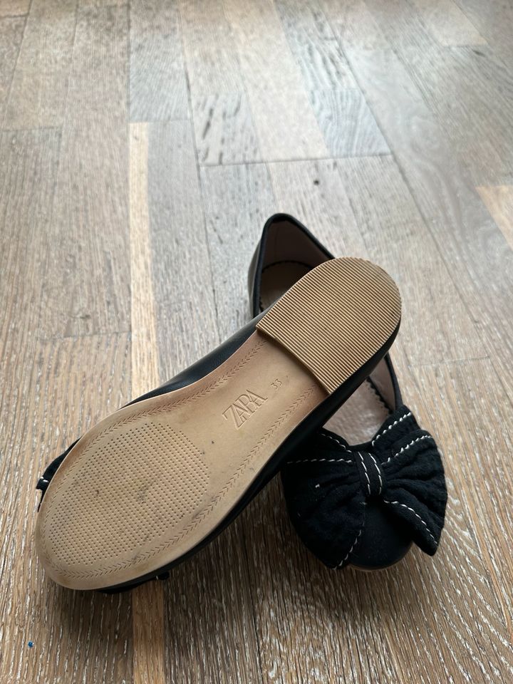 Ballerinas ZARA Gr 33 wie neu in Köln