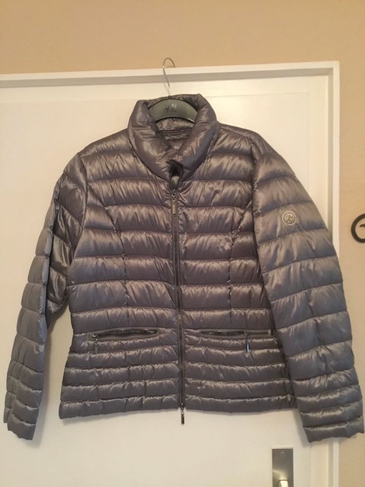 Beaumont Steppjacke Silber gr. 46 wie Neu in Bonn