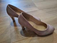 Pumps Hochzeit rosa Gabor Größe 5,5 Hessen - Wölfersheim Vorschau