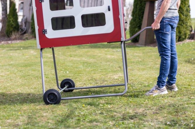 Mobile Coop aus Holz mobiler Hühnerstall Profi Stall für Hühner in Neumünster