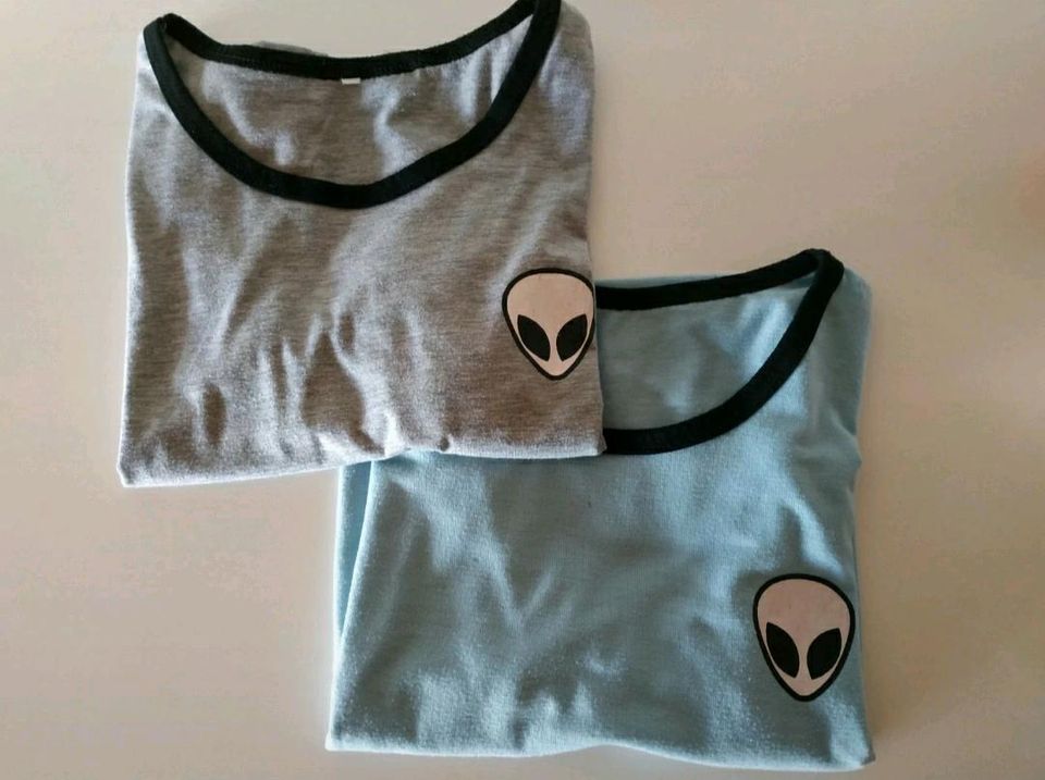 Graues hellblaues T-Shirt Shirt Alien crop in Gehren