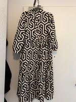 Zara Maxikleid aus feiner Baumwolle L  wie NEU Neuhausen-Nymphenburg - Neuhausen Vorschau