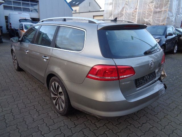 Volkswagen Passat Variant 1.6 TDI BlueMotion in Ellerau 