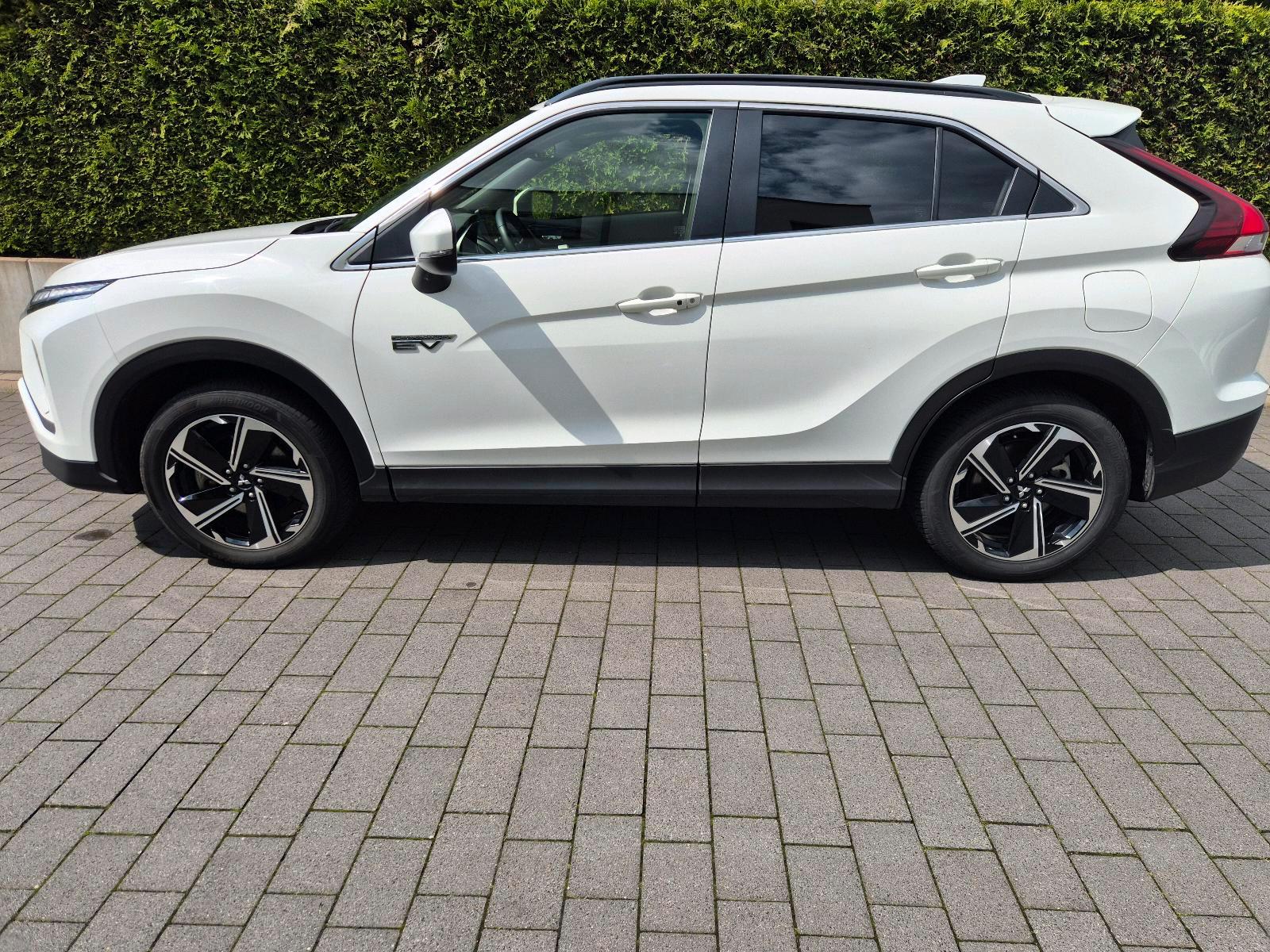 Abbildung des Autos Mitsubishi Eclipse Cross…