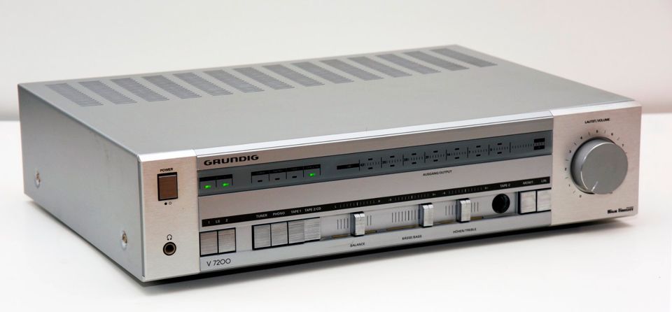 GRUNDIG Verstärker V-7200 u. Tuner T-7200 in Hamburg