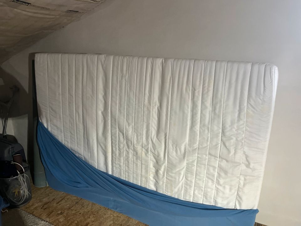 Matratze für ein Bett in Insheim
