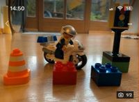 Zu Ostern: Lego Duplo town 5679 Polizei Motorrad Ampel Figur Bayern - Fürstenfeldbruck Vorschau