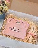 Baby-Box Geschenk zur Geburt personalisiert Body Bürste Baden-Württemberg - Karlsruhe Vorschau