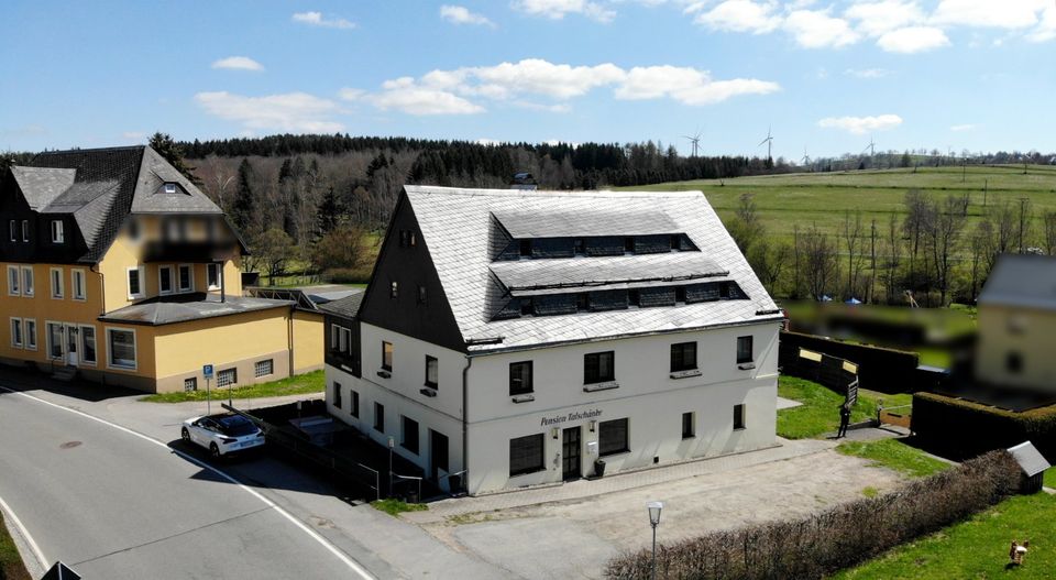 Gut gebuchtes, voll ausgestattetes Gästehaus / Pension (14 Zimmer) mit 1.230 m² Grundstück in idyllischem Tourismusort Deutschneudorf bei Seiffen in Kurort Seiffen