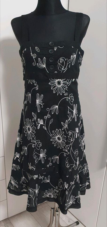 Kleid Sommerkleid Große S M in Paderborn